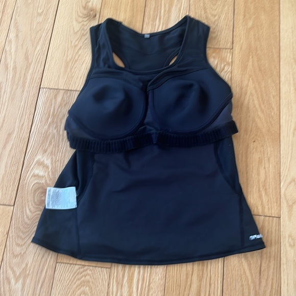 Nikefit Black Activewear top - Picture 7 of 8